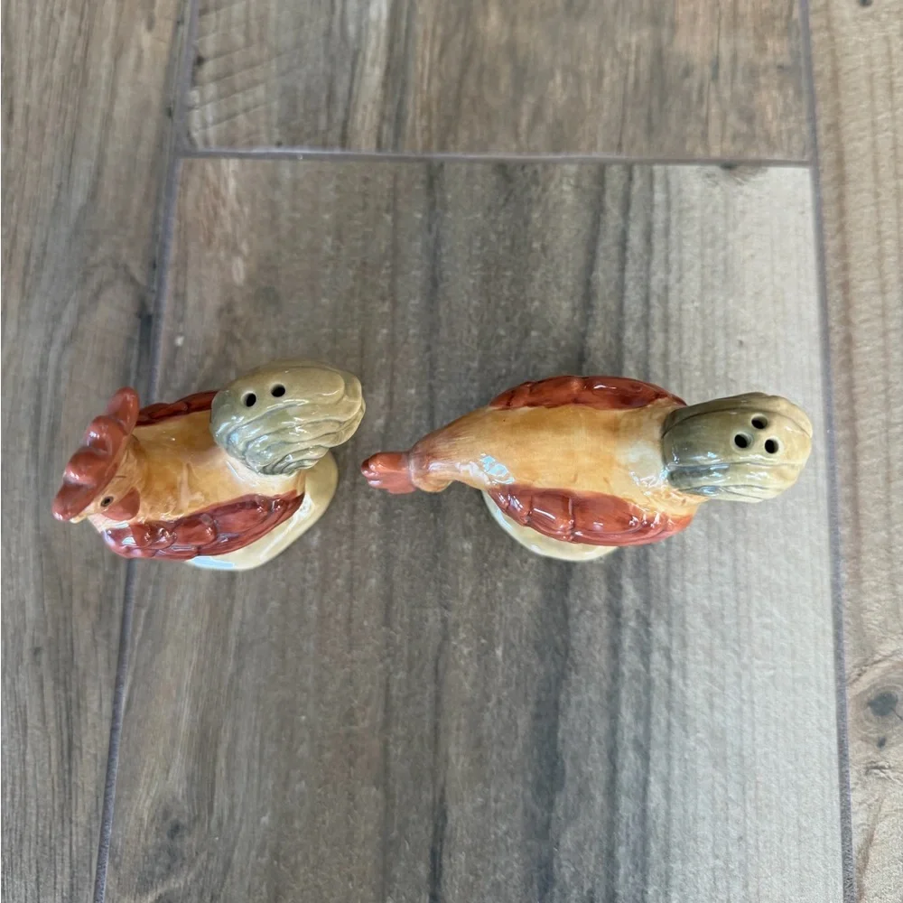 NWOT Williams Sonoma Rooster Dish Towel & Salt & Pepper Shakers